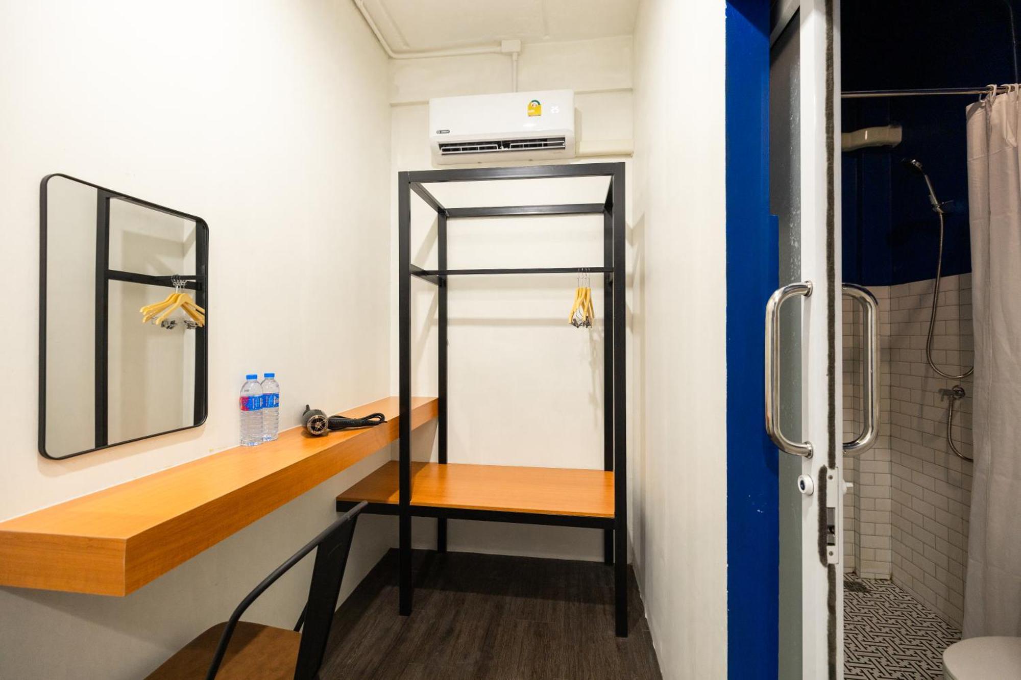 Marco Polo Phuket Poshtel & Bistro Hostel Room photo